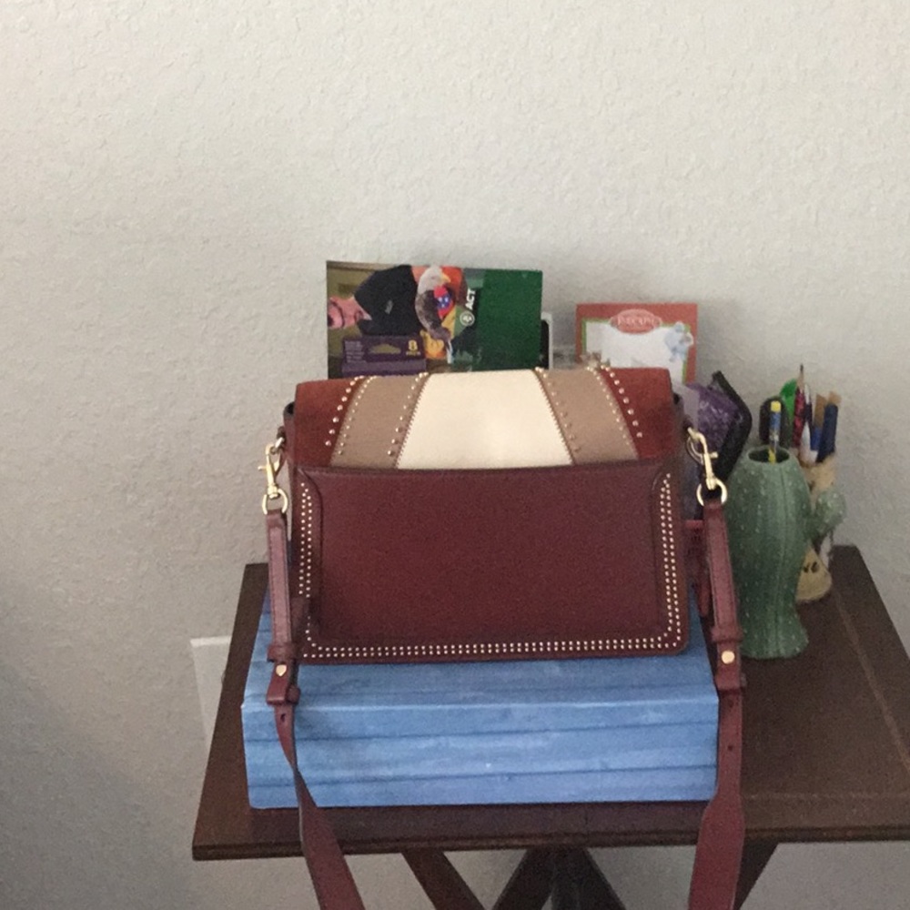 Handbag - Picture 2 of 10
